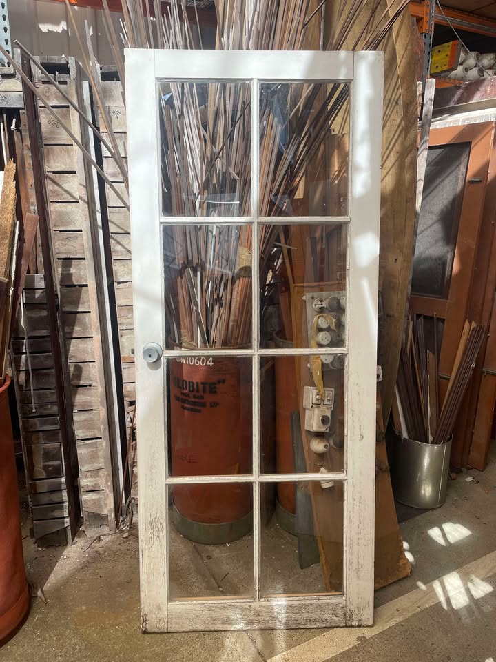 8 Light single door